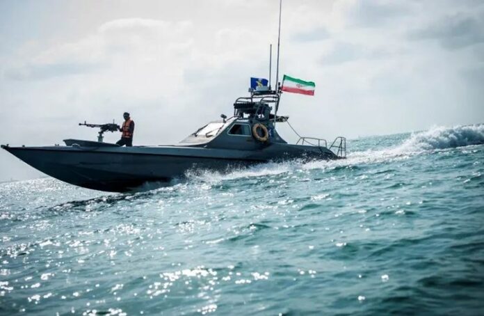 إيران.. قوات الحرس الثوري البحرية تحتجز ناقلتي نفط يونانيتين كإجراءات عقوبية