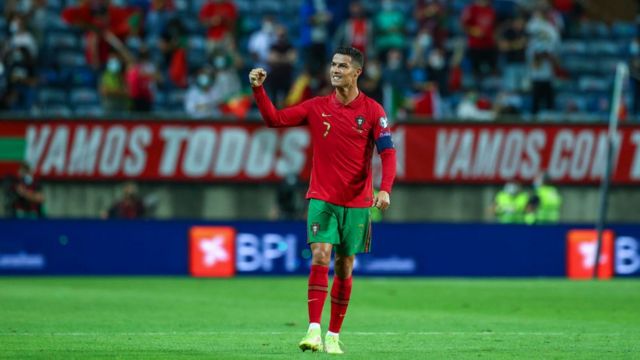 رونالدو يتفوق على ميسي ولاعبي العالم بلقب جديد قبل مونديال قطر