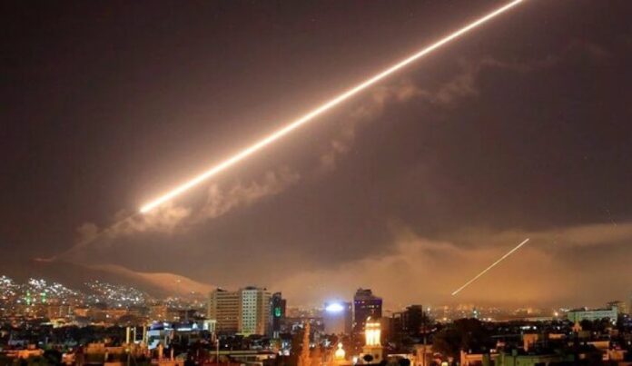عدوان إسرائيلي على دمشق والدفاعات الجوية تسقط الصواريخ