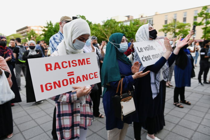 مسلموا بريطانيا ضحية عنصرية الحكومة