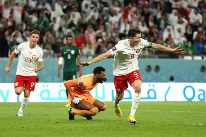 بولندا تفوز على السعودية بثنائية نظيفة