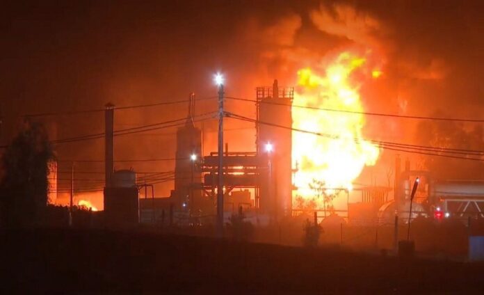 العراق.. اندلاع حريق بمصفى الكوير النفطي في أربيل والدفاع المدني يسيطر على حريق