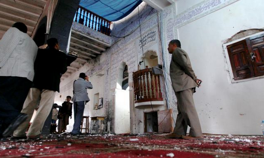 صنعاء تدين جريمة تفجير المصليين في مسجد بحضرموت وتحمل التحالف المسؤولية