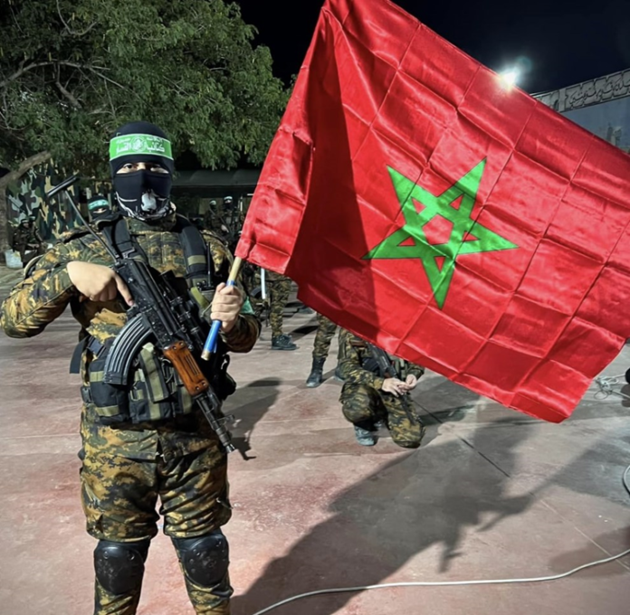 علم المغرب فوق سور القدس.. والاحتلال يقمع احتفالات تأهله لنصف نهائي المونديال
