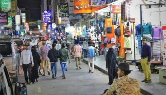 موقف يقشعر منه البدن.. تفاصيل ما حدث بين إمرأة عدنية وأخرى صنعانية في عدن "بالفيديو"