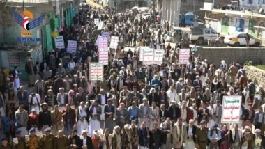 مسيرات غضب حاشدة في عدد من المحافظات اليمنية تنديدا بجريمة حرق نسخة من المصحف الشريف بالسويد