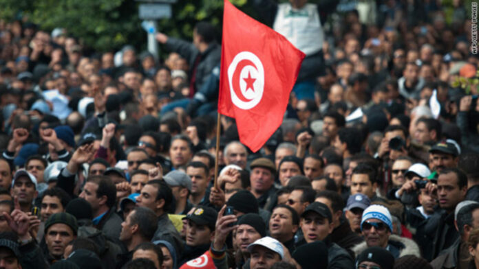 ما الذي ينتظر قيس سعيد؟.. معارضو الرئيس التونسي يحشدون ضده في ذكرى الثورة