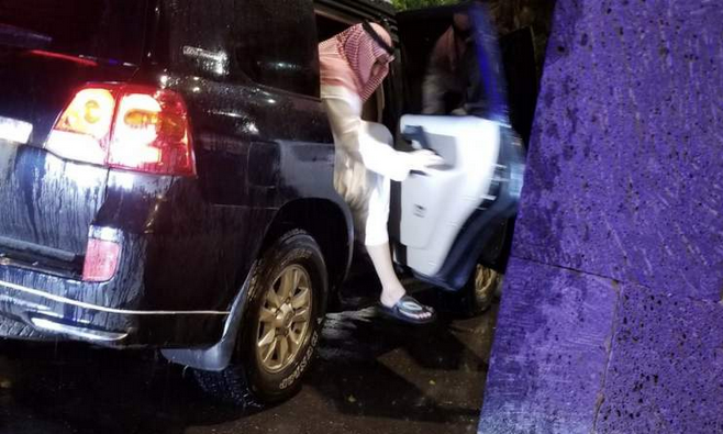 مجلة أمريكية: السعودية تستسلم لمطالب صنعاء بالكامل وتُنهي حكومة الفنادق بطريقة سيئة