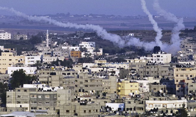 رشقات صاروخية تضرب تل أبيب والقبة الحديدية تفشل في إسقاط الصواريخ