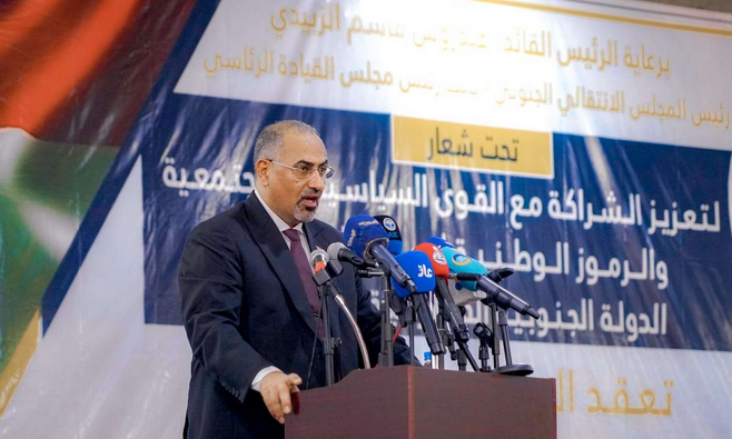 اجهاض انقلاب بمؤتمر صنعاء والزبيدي يكشف حصة القوى الشمالية بالحكومة الجديدة