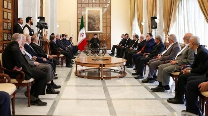 الرئيس الإيراني يلتقي وفداً من فصائل المقاومة الفلسطينية في دمشق