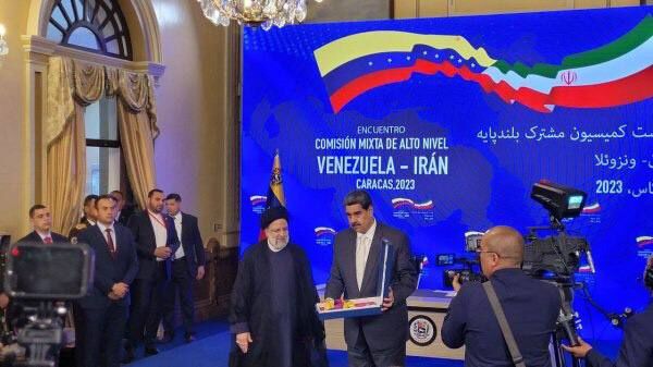 إيران وفنزويلا توقعا 19 وثيقة تعاون بين البلدين بحضور رئيسي ومادورو