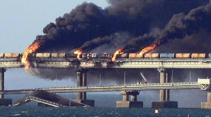 الخارجية الروسية: تصريحات كييف بعد استهداف جسر القرم تؤكد تورطها في الهجوم الإرهابي