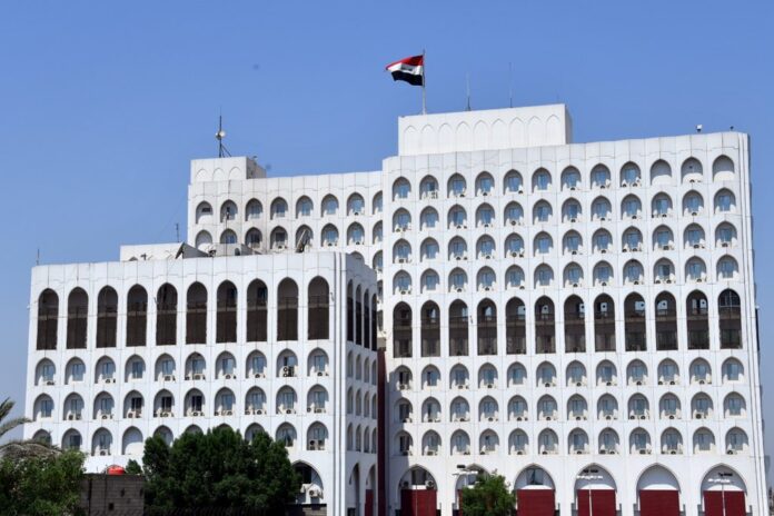 بغداد تندد بالإساءة التي تعرّض لها القرآن الكريم أمام مبنى السفارة العراقية في الدنمارك