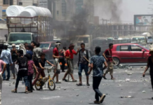 غضب شعبي يتّسع واشتباكات قبلية تُنذر بانهيار أمني في مناطق “التحالف السعودي الإماراتي” غضب شعبي يتّسع واشتباكات قبلية تُنذر بانهيار أمني في مناطق "التحالف السعودي الإماراتي"