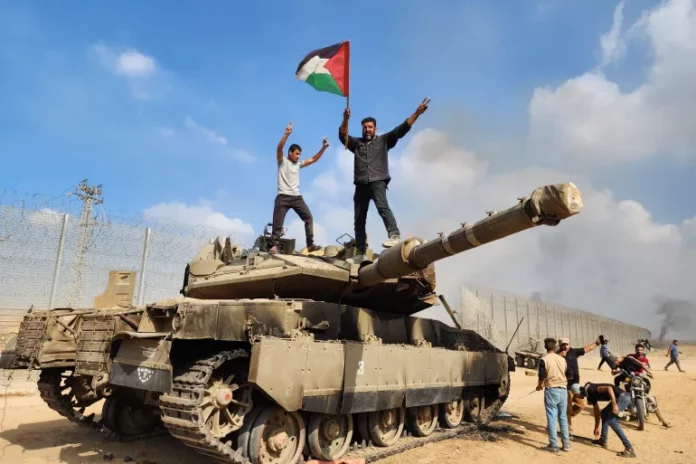 قائد الثورة: صمود الإخوة المجاهدين في غزة حطم أرواح جنود العدو الإسرائيلي