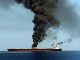 هجوم على سفينة في البحر الأحمر والقيادة الأمريكية تؤكد فشل اعتراضها