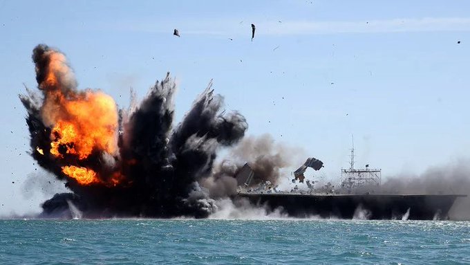 القوات اليمنية تعلن استهداف سفن ومدمرات حربية أمريكية واسرائيلية في خليج عدن والمحيط الهندي