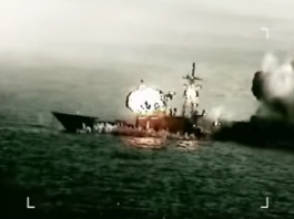 بالفيديو.. القوات اليمنية تعلن استهداف المدمرة أمريكية "ميسون" وسفينة مخالفة في البحر الأحمر