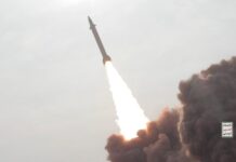 القوات المسلحة اليمنية تضرب أهدافاً إسرائيلية حساسة في يافا بصواريخ باليستية فرطِ صوتيةِ "القوات اليمنية" تعلن استهداف "مطار بن غوريون" وأهداف حيوية في "يافا وأسدود وأم الرشراش" بصاروخ باليستي وطائرات مسيّرة