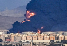 بلومبيرغ: النظام السعودي يخاف المواجهة مع اليمن وقد استوعب الدرس جيداً