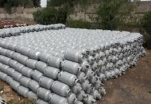 من التحرير إلى استعادة الخدمات.. صنعاء توزع 6500 أسطوانة غاز مجاناً في الساحل الغربي