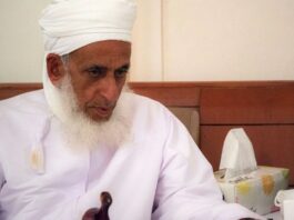 الشيخ الخليلي: أفلا يتدبّر المطالبون بتسليم السلاح تحذير القرآن الكريم من أيّ غفلة عنه؟