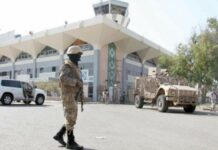 “هروب جماعي” لمسؤولي حكومة المرتزقة عبر “مطار عدن” واتهامات بهدر المال العام وسط أزمات معيشية خانقة