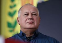 فنزويلا تتحدّى أمريكا: حاملتكم الحربية لن تُخيفنا.. سنحمي سيادتنا والنصر حليفنا