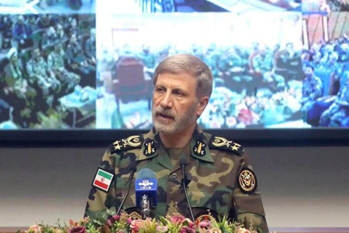 القائد العام للجيش الإيراني اللواء أمير حاتمي