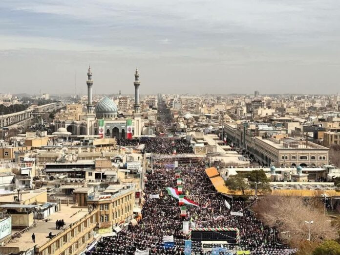 إيران: مسيرات مليونية حاشدة بمناسبة ذكرى "انتصار الثورة الإسلامية" وحراك دبلوماسي عربي للمباركة مسيرات