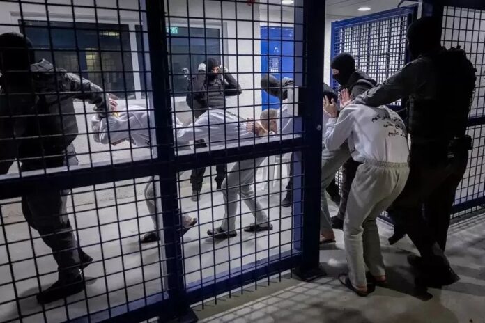 مقابر الأحياء.. "سجن جانوت" يتحول إلى محرقة بطيئة للفلسطينيين تحت إدارة الاحتلال الصهيوني