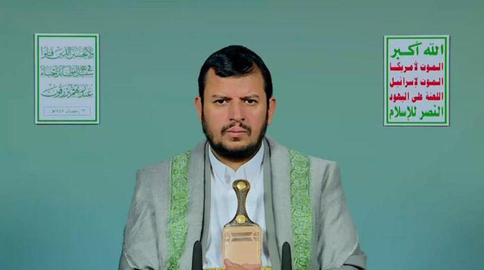 "السيد الحوثي" ينعى "قائد الثورة" ويحدد بوصلة المعركة: الرد الإيراني "قويّ ومستمر"
