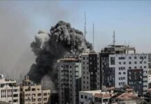 غزة تحت القصف والضفة تشتعل.. شهداء وجرحى واعتقال صيادين وإحراق مسجد قرب نابلس